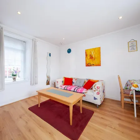 Cosy 1 Bedroom Close To Centre *