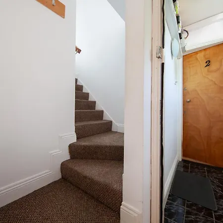 Cosy 1 Bedroom Close To Centre